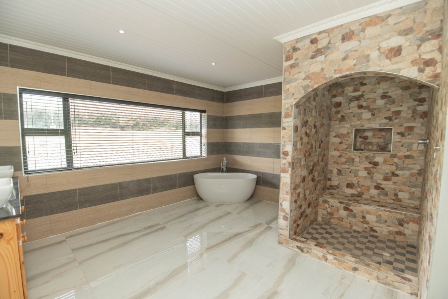 6 Bedroom Property for Sale in Royalston Residential Estate and Wildlife Reserve Eastern Cape